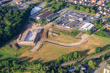 Chantier du nouveau bâtiment EDEKA dans la Lauterburger Straße à Kandel dans le département Rhénanie-Palatinat, Allemagne depuis l'avion