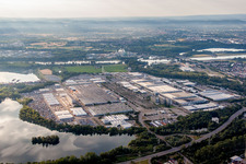 Locaux de l'usine automobile Daimler à Wörth à le quartier Maximiliansau in Wörth am Rhein dans le département Rhénanie-Palatinat, Allemagne d'en haut