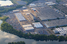 Vue aérienne de Usine d'assemblage de camions Daimler à Wörth am Rhein dans le département Rhénanie-Palatinat, Allemagne