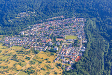 Vue aérienne de Le nord de la Forêt-Noire vu du sud à le quartier Würm in Pforzheim dans le département Bade-Wurtemberg, Allemagne