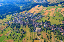 Vue aérienne de Forêt-Noire du Nord vue du nord-ouest à le quartier Hamberg in Neuhausen dans le département Bade-Wurtemberg, Allemagne
