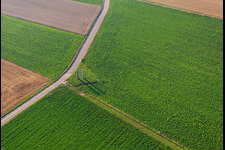 Vol sur le banc panoramique du Palatinat à Herxheim bei Landau dans le département Rhénanie-Palatinat, Allemagne depuis l'avion