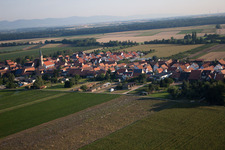 Erlenbach bei Kandel dans le département Rhénanie-Palatinat, Allemagne d'un drone