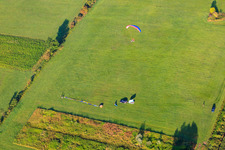 Vue aérienne de Ballon tué près d'Erlenbach à Erlenbach bei Kandel dans le département Rhénanie-Palatinat, Allemagne