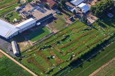 Parc de football et de golf du Palatinat du Sud à Adamshof Kandel à Kandel dans le département Rhénanie-Palatinat, Allemagne vue d'en haut