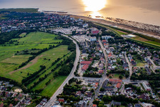 Vue aérienne de De l'est à le quartier Döse in Cuxhaven dans le département Basse-Saxe, Allemagne