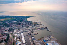 Vue aérienne de Ports d'Amérique à Cuxhaven dans le département Basse-Saxe, Allemagne
