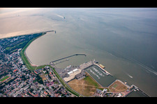 Vue aérienne de Estuaire de l'Elbe du port à Kugelbake à le quartier Döse in Cuxhaven dans le département Basse-Saxe, Allemagne