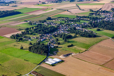 Vue aérienne de Bourseville dans le département Somme, France