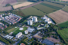 Clinique des accidents BG à le quartier Oggersheim in Ludwigshafen am Rhein dans le département Rhénanie-Palatinat, Allemagne du point de vue du drone