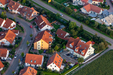 Vue aérienne de Bague de Poméranie à le quartier Offenbach in Offenbach an der Queich dans le département Rhénanie-Palatinat, Allemagne