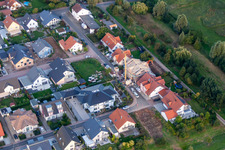Vue aérienne de Rue Lorraine à le quartier Offenbach in Offenbach an der Queich dans le département Rhénanie-Palatinat, Allemagne
