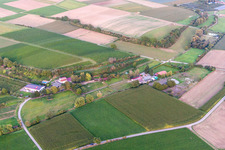 Vue aérienne de Ranch Wagner à Herxheim bei Landau dans le département Rhénanie-Palatinat, Allemagne