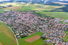Vue aérienne de Neuhausen ob Eck dans le département Bade-Wurtemberg, Allemagne
