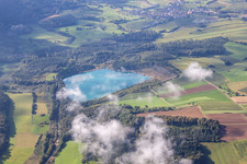 Vue aérienne de Zones riveraines de la région lacustre du Binninger Ried à le quartier Binningen in Hilzingen dans le département Bade-Wurtemberg, Allemagne