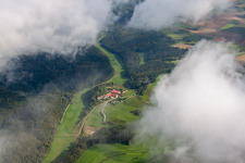 Vue aérienne de Vue sur le village à le quartier Eckartsbrunn in Eigeltingen dans le département Bade-Wurtemberg, Allemagne