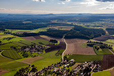 Vue aérienne de Quartier Mainwangen in Mühlingen dans le département Bade-Wurtemberg, Allemagne