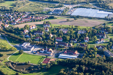 Vue aérienne de École professionnelle IB Medical Academy - École d'ergothérapie dans le district de Waldsiedlung à le quartier Lindenbühl in Reichenau dans le département Bade-Wurtemberg, Allemagne