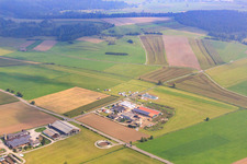 Vue aérienne de Mittelfischachtal UL Place à le quartier Mittelfischach in Obersontheim dans le département Bade-Wurtemberg, Allemagne