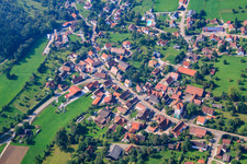 Vue aérienne de Rue Bühlerzeller à le quartier Geifertshofen in Bühlerzell dans le département Bade-Wurtemberg, Allemagne