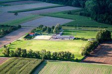 Vue aérienne de Terrain de football à Barbelroth dans le département Rhénanie-Palatinat, Allemagne