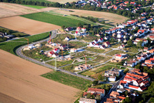 Chantiers de construction pour le nouveau quartier résidentiel d'un lotissement de maisons unifamiliales sur le Höhenweg à Kandel dans le département Rhénanie-Palatinat, Allemagne hors des airs
