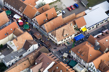 Vue oblique de Fête municipale, Hauptstr à Kandel dans le département Rhénanie-Palatinat, Allemagne