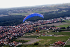 Vue aérienne de Entre Hatzenbühl et Hayna à Hatzenbühl dans le département Rhénanie-Palatinat, Allemagne