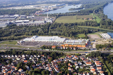 Vue aérienne de Centre commercial à le quartier Maximiliansau in Wörth am Rhein dans le département Rhénanie-Palatinat, Allemagne