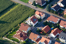 Vue aérienne de Anneau Hennickendorfer à le quartier Neuburg in Neuburg am Rhein dans le département Rhénanie-Palatinat, Allemagne