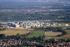 Vue aérienne de L'industrie sur le Rhin à Beinheim dans le département Bas Rhin, France