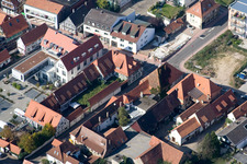 Bahnhofstrasse à Kandel dans le département Rhénanie-Palatinat, Allemagne d'en haut