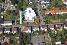 Vue aérienne de Catholique Église Saint-Pie à Kandel dans le département Rhénanie-Palatinat, Allemagne