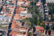 Vue aérienne de Rheinstraße Bahnhofstr à Kandel dans le département Rhénanie-Palatinat, Allemagne