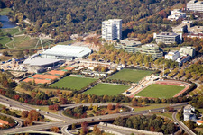 Vue aérienne de Europahalle à le quartier Südweststadt in Karlsruhe dans le département Bade-Wurtemberg, Allemagne
