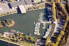 Vue aérienne de Marina de Maxau vue de l'ouest à le quartier Knielingen in Karlsruhe dans le département Bade-Wurtemberg, Allemagne