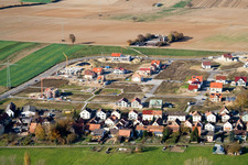 Chemin élevé à Kandel dans le département Rhénanie-Palatinat, Allemagne d'en haut