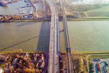 Vue aérienne de Ponts du Rhin vers Maxau à le quartier Maximiliansau in Wörth am Rhein dans le département Rhénanie-Palatinat, Allemagne