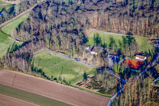 Vue aérienne de Terrains de sport Steinweiler à Steinweiler dans le département Rhénanie-Palatinat, Allemagne