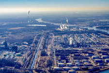 Vue aérienne de Raffineries de pétrole MIRO dans le N de Knielingen à le quartier Knielingen in Karlsruhe dans le département Bade-Wurtemberg, Allemagne