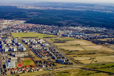 Vue aérienne de District du nord-ouest à le quartier Nordweststadt in Karlsruhe dans le département Bade-Wurtemberg, Allemagne