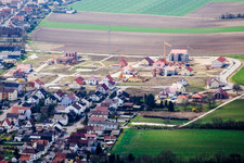 Vue aérienne de Nouvelle zone de développement sur Höhenweg depuis l'est à Kandel dans le département Rhénanie-Palatinat, Allemagne