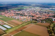 Vue aérienne de Du sud-est à le quartier Offenbach in Offenbach an der Queich dans le département Rhénanie-Palatinat, Allemagne