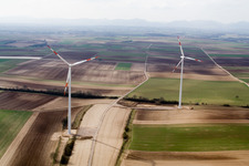 Photographie aérienne de Éoliennes à le quartier Ottersheim in Ottersheim bei Landau dans le département Rhénanie-Palatinat, Allemagne
