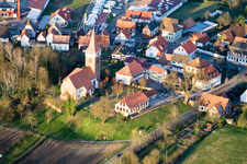 Vue aérienne de Église protestante de l'ouest à Minfeld dans le département Rhénanie-Palatinat, Allemagne