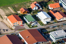 Enregistrement par drone de Zone commerciale Im Gereut à Hatzenbühl dans le département Rhénanie-Palatinat, Allemagne