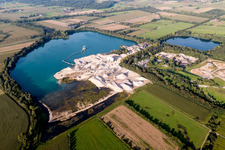 Vue aérienne de Terrain et zones de recouvrement de la mine de gravier à ciel ouvert du lac Plaulbach de VOGEL-BAU GmbH - usine d'enrobage de Maiwald dans le Land à Renchen dans le département Bade-Wurtemberg, Allemagne