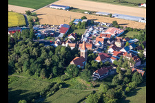 Vue aérienne de Protestation. Église à Minfeld dans le département Rhénanie-Palatinat, Allemagne