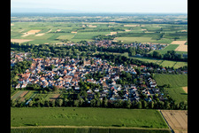 Quartier Billigheim in Billigheim-Ingenheim dans le département Rhénanie-Palatinat, Allemagne hors des airs