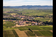 Quartier Klingen in Heuchelheim-Klingen dans le département Rhénanie-Palatinat, Allemagne vu d'un drone